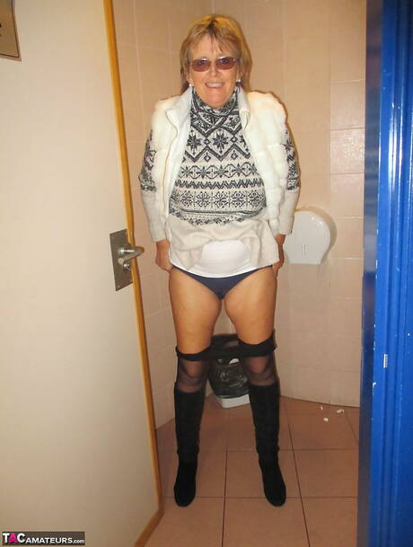 TAC Amateurs invites you to browse their free pictures with Abby Roberts xxx gallery 268634