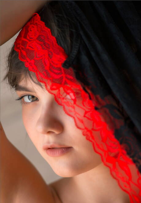 MPL Studios invite you to explore a free pics with Cali exhibit amazing shape