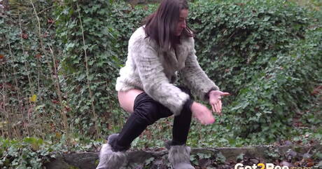 Got 2 Pee pleased to share with you xxx gallery with Victoria Daniels in watersport session