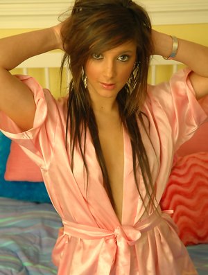 Spunky Angels pleased to share with you a free gallery with Melanie demonstrating well-done body