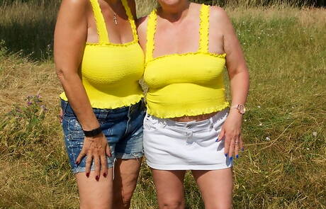 TAC Amateurs pleased to share with you a free picture gallery with Savana in passionate lesbian foreplay